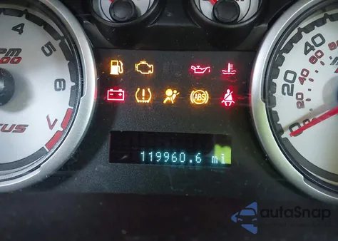 2010 Ford Focus Se z USA, uszkodzony, nr VIN 1FAHP3FN1AW250810